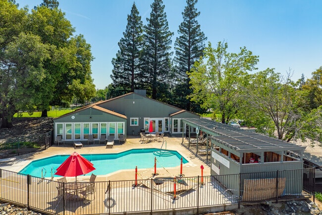 Building Photo - Windscape Apartments