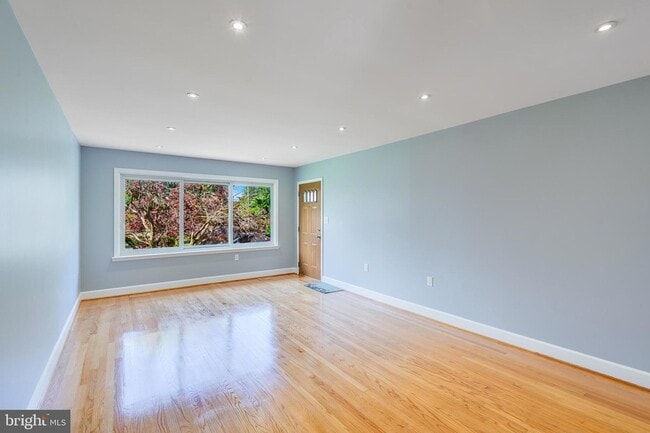 Photo - 606 Apple Ave