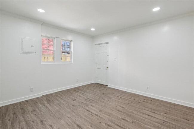 Photo - 1004 Wylie St SE