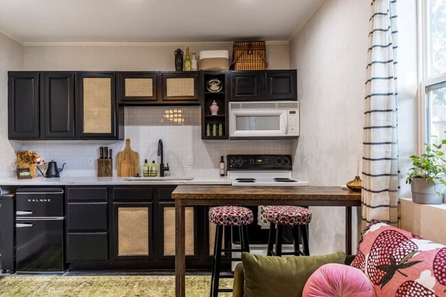 Photo - 619 N Clinton Ave Unit ID1019563P