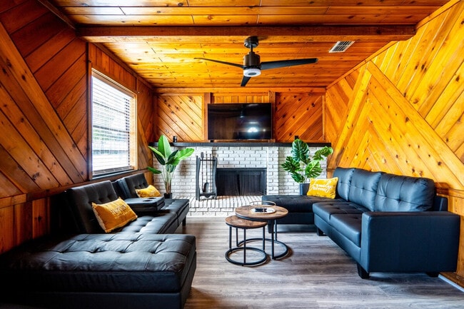 Building Photo - 9096 Dubois Blvd Unit ID1094220P