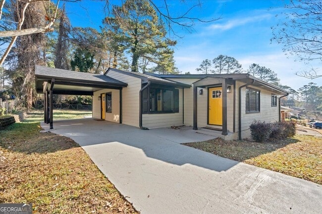Building Photo - 2142 Cloverdale Dr SE