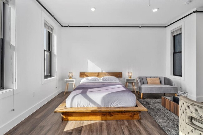 Building Photo - 18 W Elder St Unit ID1056097P