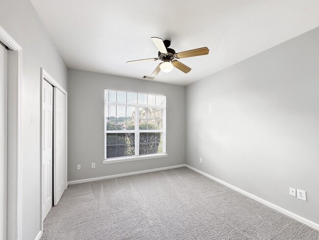 Beaver Creek Apartments Royal Elk Bedroom - Beaver Creek Apartments