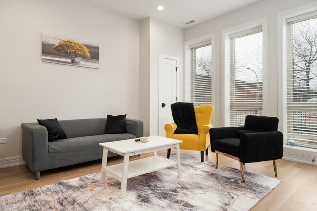 Building Photo - 3715 S Giles Ave Unit ID1228639P