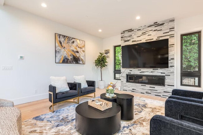 Photo - 115 110th Pl SE Unit ID1335297P