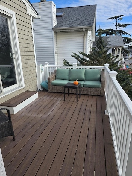 Photo - 359 E Pine St