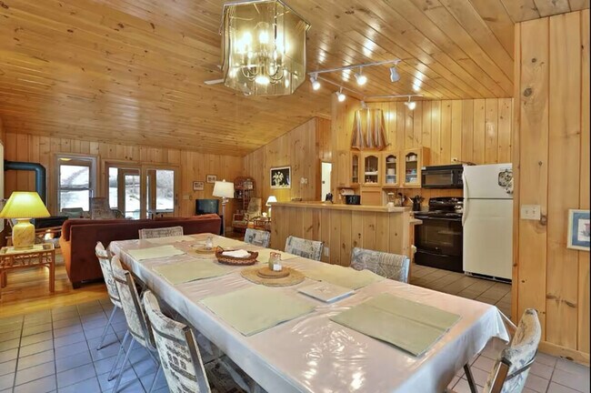 Photo - 4155 Lake Shore Dr Unit SI ID1376008P