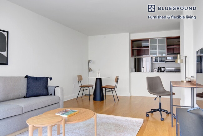 Photo - 215 E 96th St Unit FL21-ID688