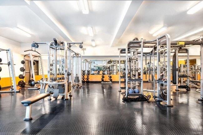 Photo - Arrive Hollywood