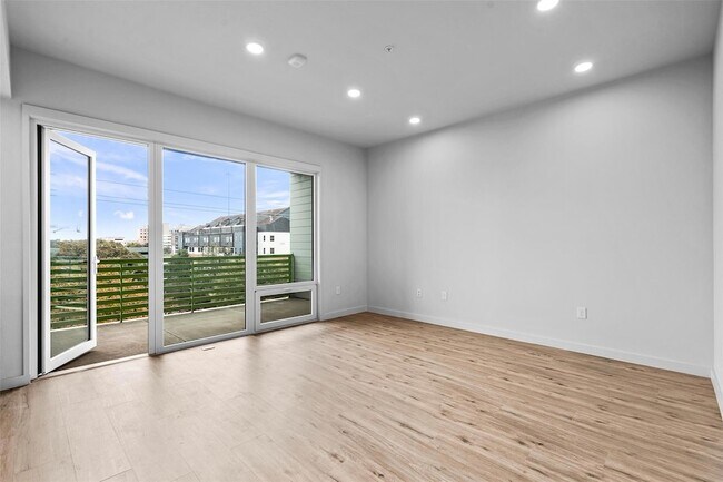 Photo - 4004 Banister Ln Unit 309