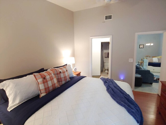 Photo - 3832 SW 30th Terrace Unit ID1359098P