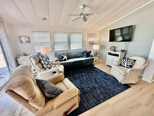 Photo - 287 Nettles Blvd Unit SI ID1537522P