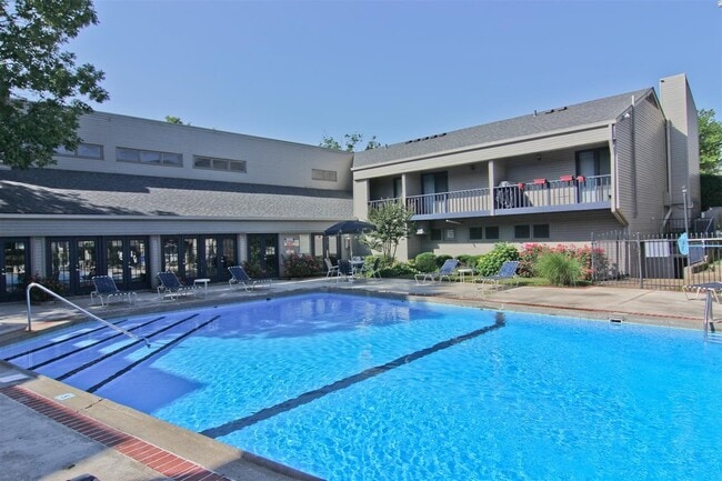 Photo - Tates Creek Village