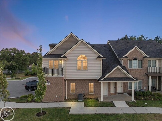 Building Photo - 2676 Barrington Square Unit 1G