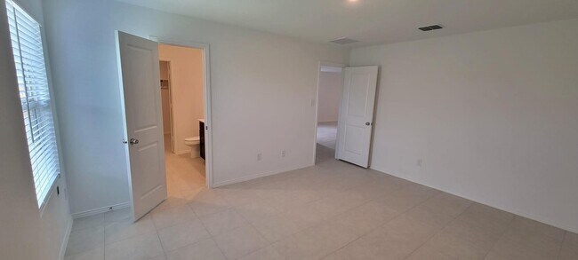 Photo - 3476 Mildren Bnd