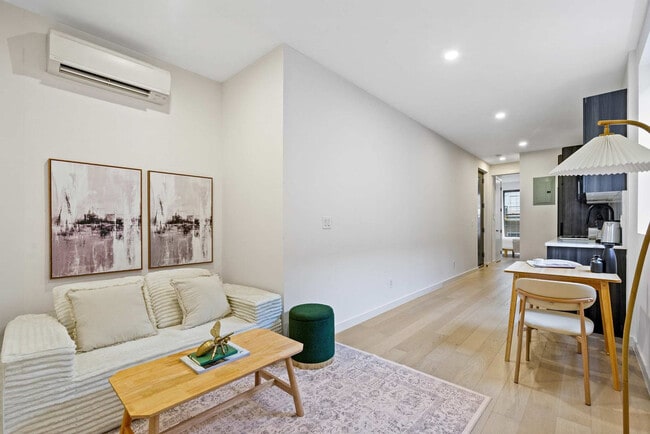 Photo - 311 Eckford St Unit ID1376594P