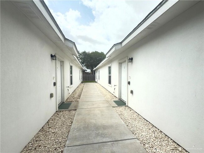 Photo - 1303 W Heritage Dr Unit 3