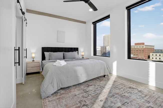 Photo - 100 W 5th St Unit ID1322458P