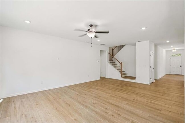 Photo - 240 Silverleaf Trl