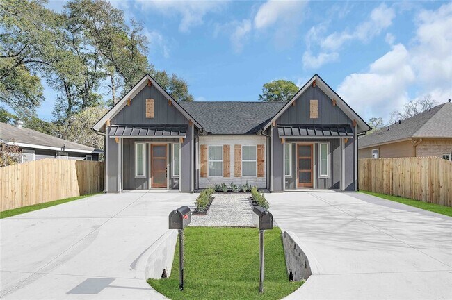 Building Photo - 6510 Bunche Dr Unit A