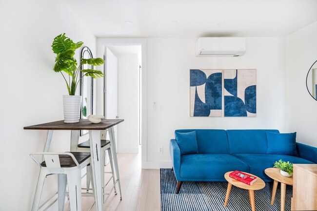 Building Photo - 515 W 48th St Unit FL4-ID1022059P