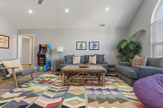 Photo - 403 Willington Ln Unit ID1309794P