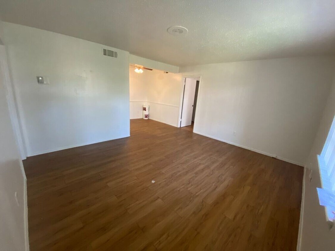 Floor Plan - ALL BILLS PAID Immediate move-in available!! 
