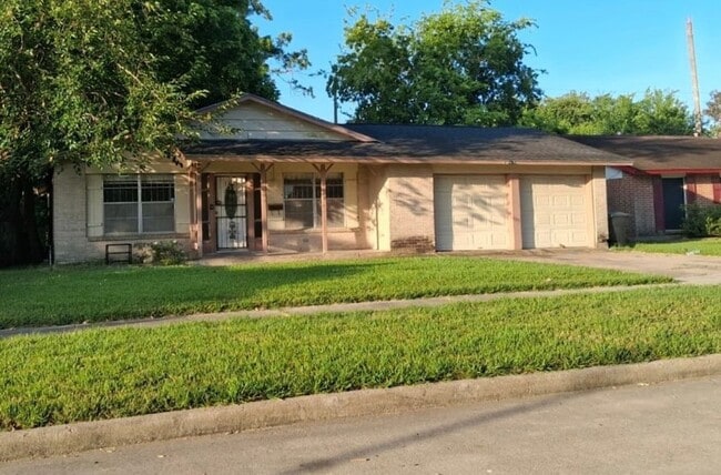 Building Photo - 3931 Rosebud Dr