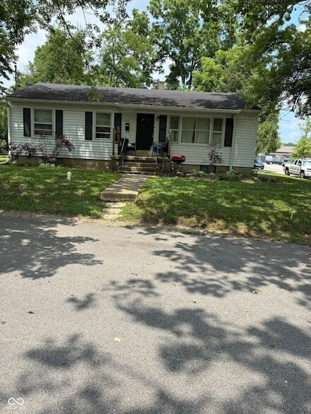 Building Photo - 210 W Sycamore St