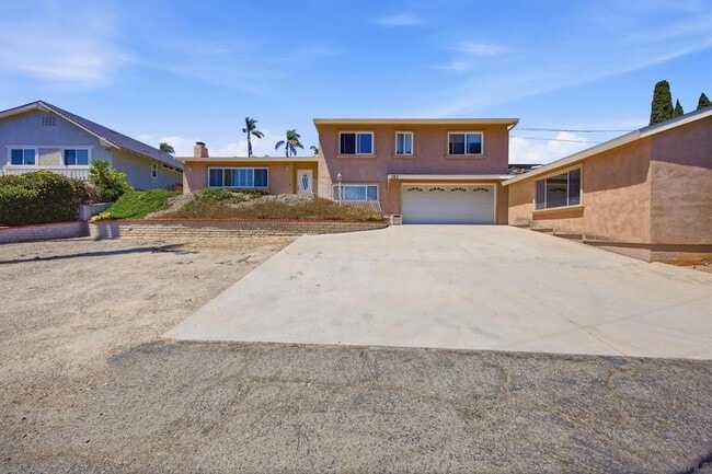 Photo - 352 Beaumont Dr