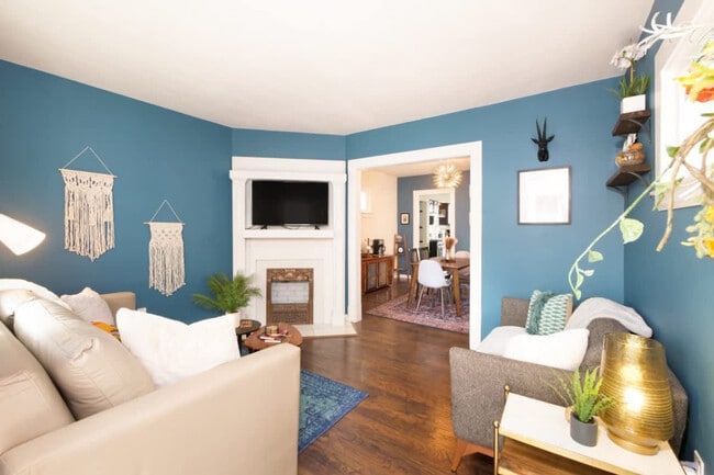 Building Photo - 2156 W 34th Pl Unit SI ID1496033P