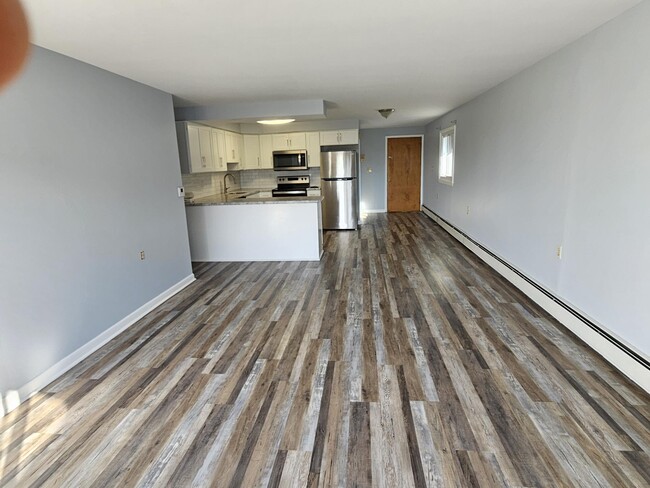 Family Room - 7288 Shawnee Rd