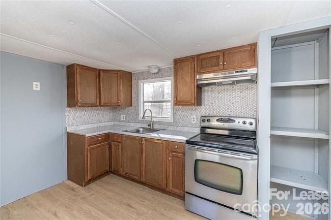 Photo - 126 Poe Dr