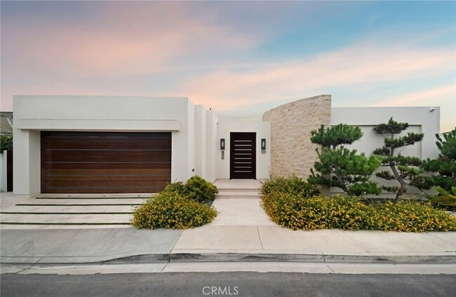 Building Photo - 1523 Dolphin Terrace