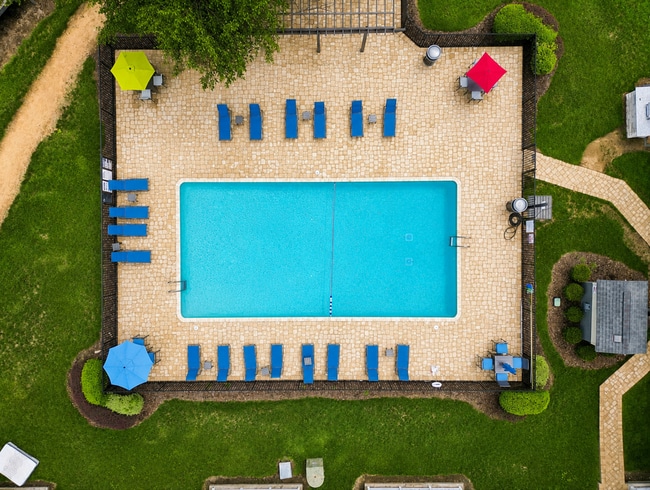 Photo - Vetra Forest Hills - Lexington Street
