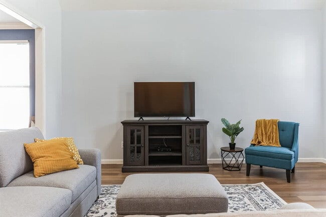 Photo - 15881 Elaine Ct Unit ID1250617P