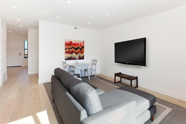 Building Photo - 123 Lexington St Unit ID1026712P