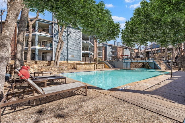 Building Photo - Wood Hollow