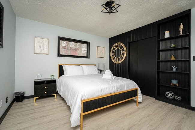 Photo - 5850 Devington Cir Unit ID1332864P