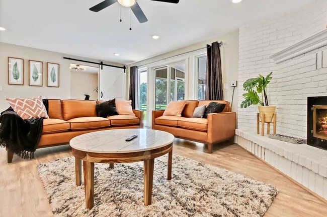 Photo - 1215 E Cerramar Ct Unit ID1250654P