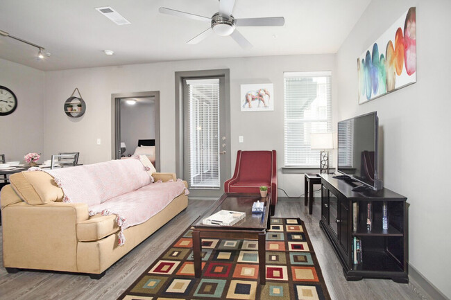 Building Photo - 1905 Canterbury St Unit ID1359159P