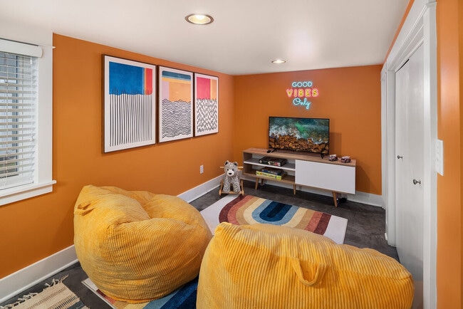 Photo - 6021 7th Ave NW Unit SI ID1607372P