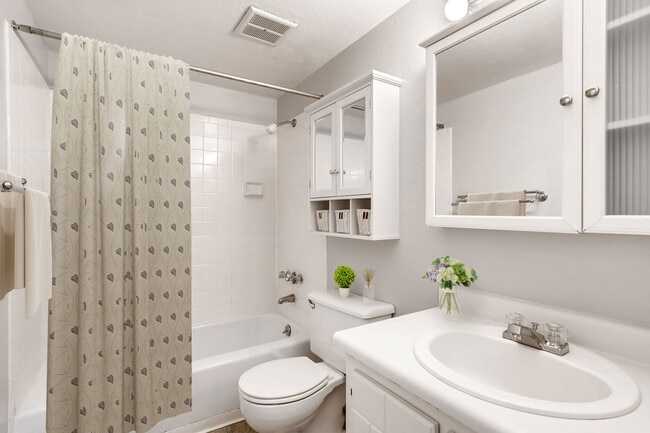 Photo - Coronado Apartments