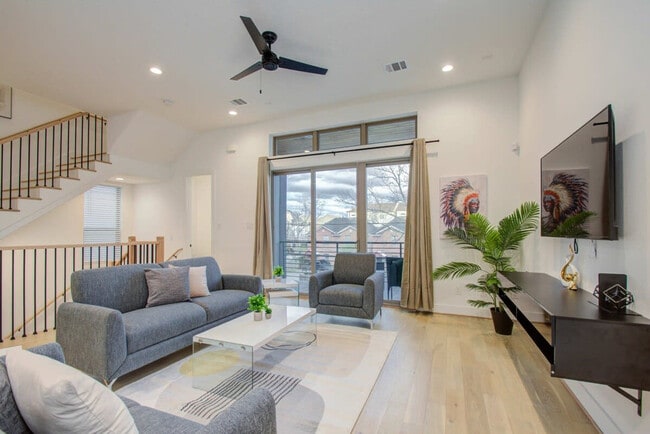 Building Photo - 2315 Sherwin St Unit ID1019549P