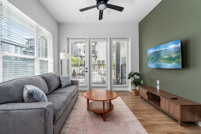 Building Photo - 3302 W Gray St Unit ID1312507P