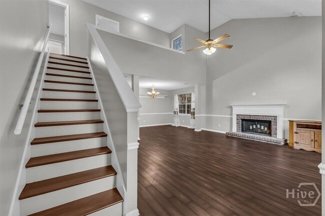 Photo - 138 Penn Station