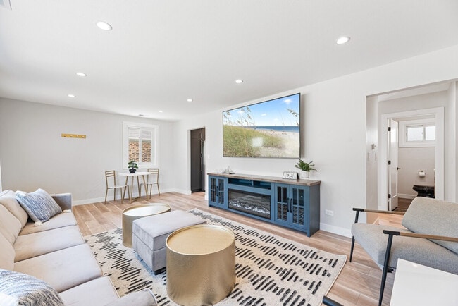 Photo - 1023 S Wolf Rd Unit ID1032513P