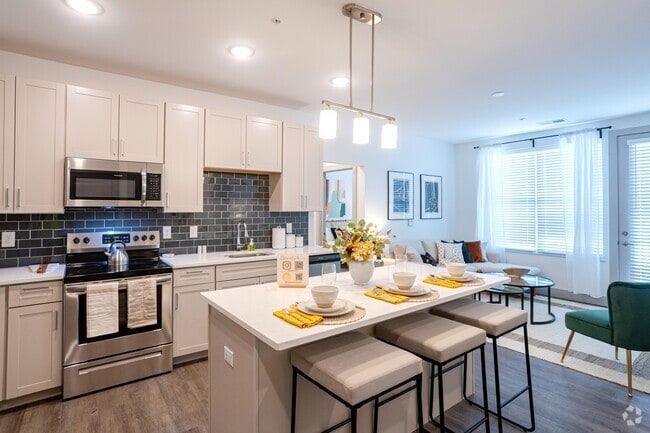 2BR, 2BA - Kitchen - The Jeff On 10th