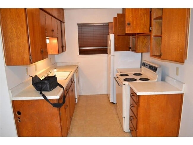Photo - 1107 N Locust St Unit 2
